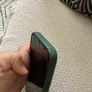 Apple Orijinal Silikon Kılıfın Hızla Soyulması Ve Hayal Kırıklığı