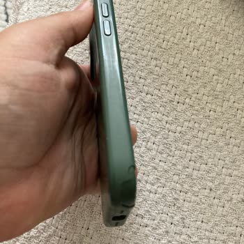 Apple Orijinal Silikon Kılıfın Hızla Soyulması Ve Hayal Kırıklığı