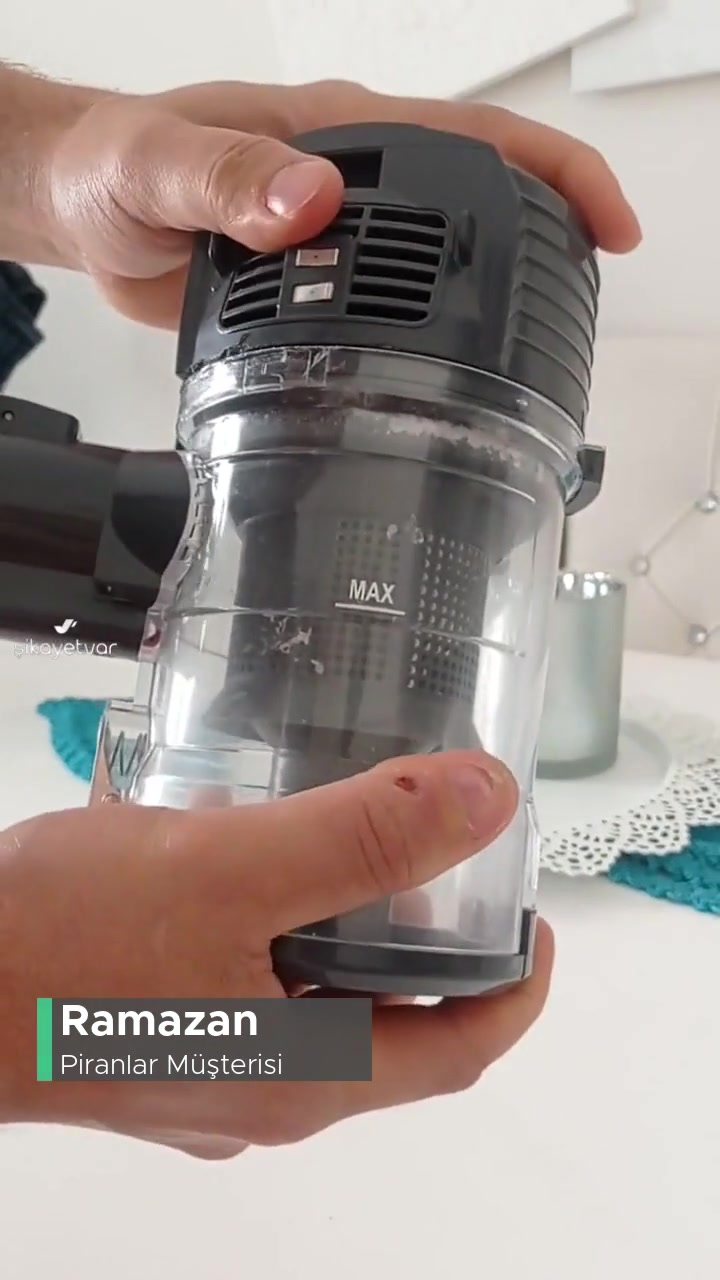 Piranlar İlgisiz Müşteri Hizmetleri videonun kapak resmi