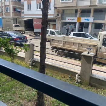Servis Çalışanlarının Davranışları Ve Tehditleri Mahalleyi Mağdur Ediyor