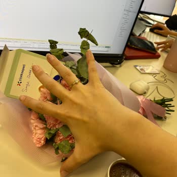 Çiçek Sepeti'nden Beklentinin Altında Ve Solgun Çiçek Teslimatı