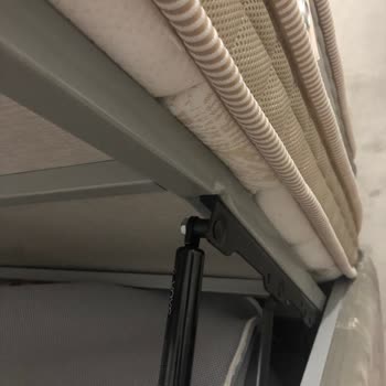 Islak Ve Kırık Yatak Teslimatı Sonrası Mağduriyet