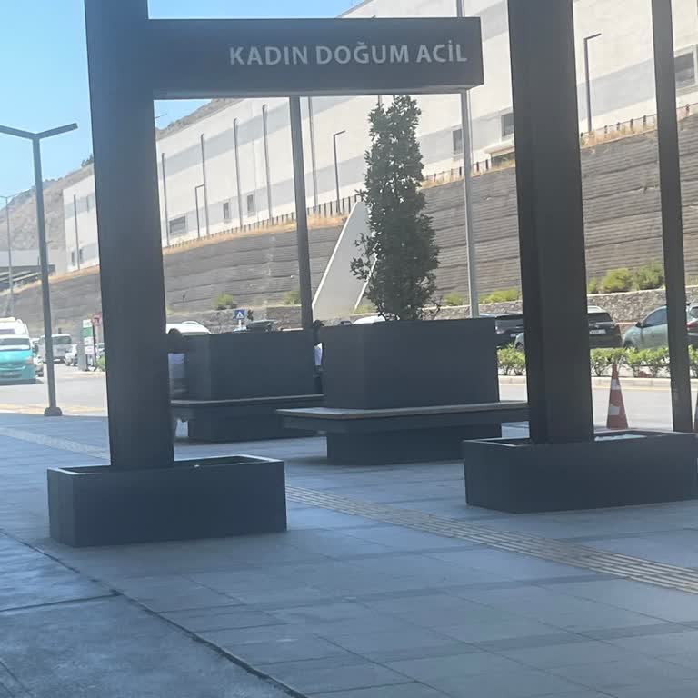 Sezaryen Doğum İçin Saatlerce Bilgi Verilmeden Bekletildik