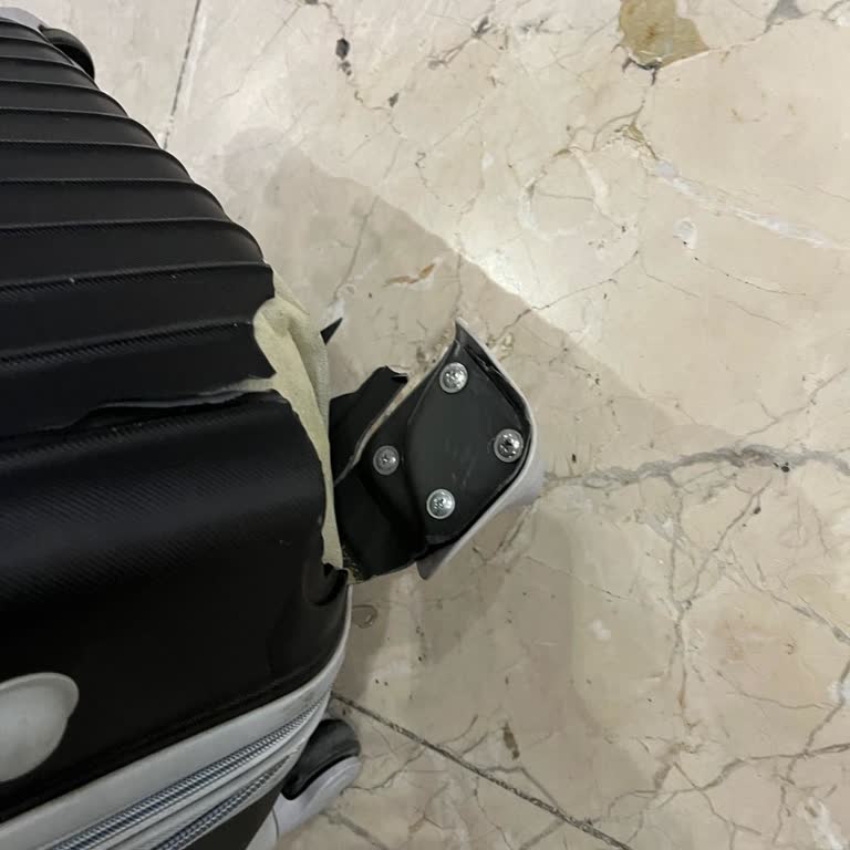 Pegasus Uçuşunda Valizim Kırıldı, Sorumluluğu Üstlenmiyorlar!