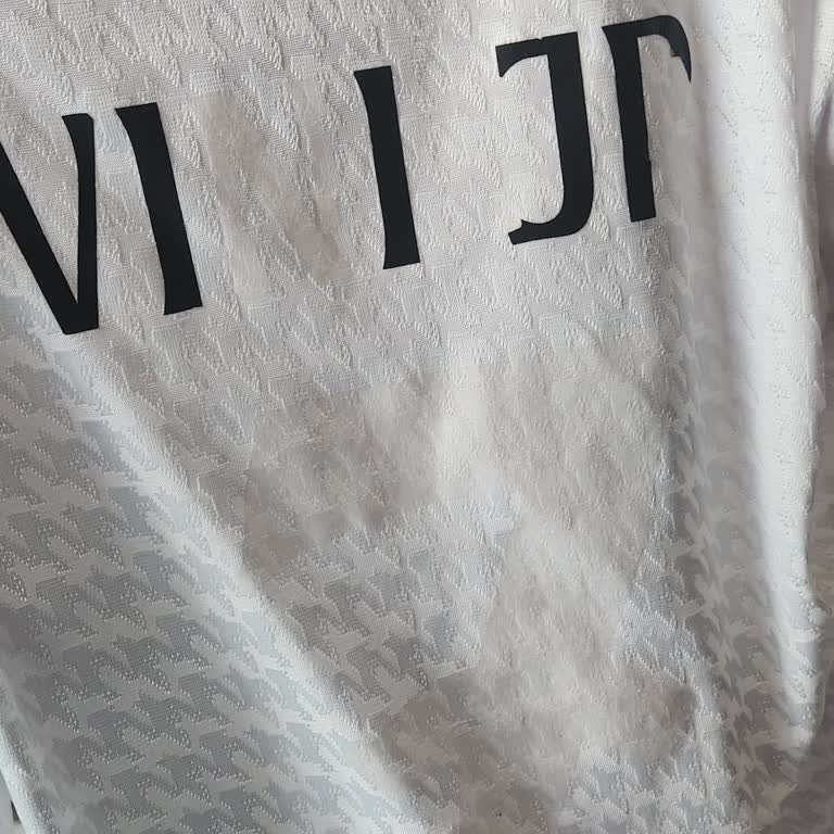 Aldığım Formanın Yazıları Söküldü Firma Dönüş Yapmıyor