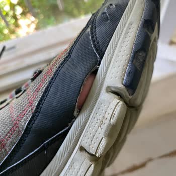 Kısa Sürede Dağılan Ayakkabı Ve Yetersiz Müşteri Desteği