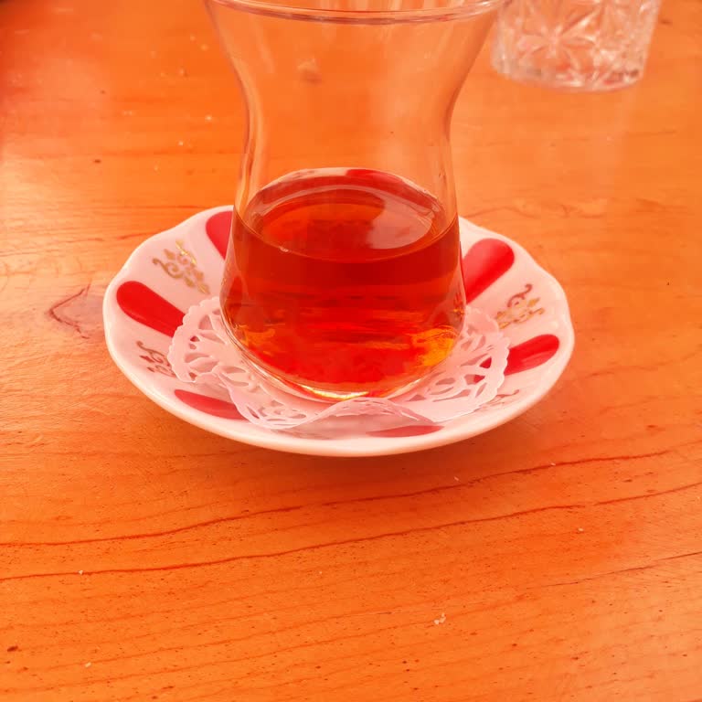 Tek Kişiye Kahvaltı Hizmeti Verilmemesi Ve Kötü Çay Deneyimi