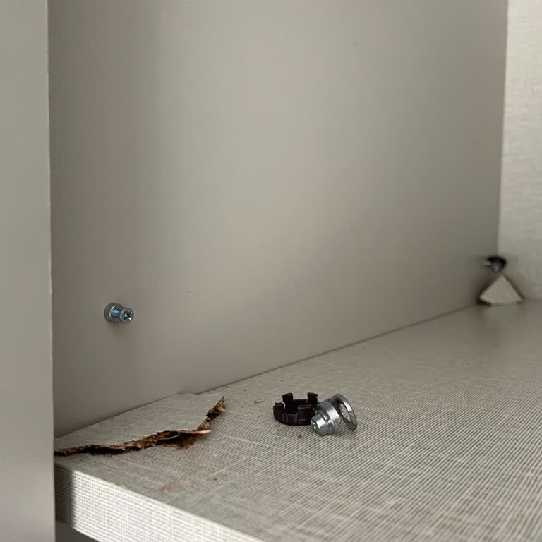 Dolabın Kırılması Sonrası Servis Ve Müşteri Hizmetlerinde Yaşanan İletişim Sorunları