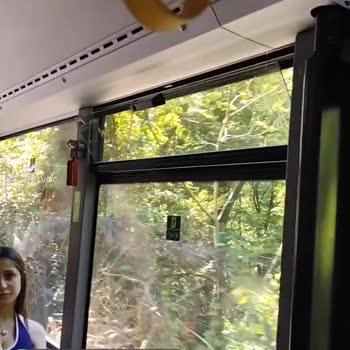 İETT Otobüs Klimasından Su Damlıyor!