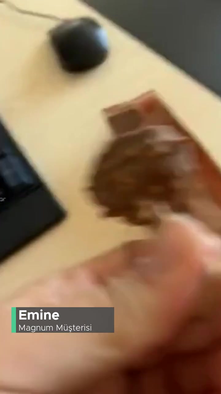 Magnum Dondurma Çubuğunun Eğrisinden Dolayı Çok Zor Yedim Düştü! videonun kapak resmi