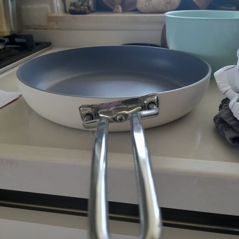 Gallery Crystal Aryıldız Tavalarda Sürekli Hatalı Ürün Ve Yetersiz Müşteri Hizmeti