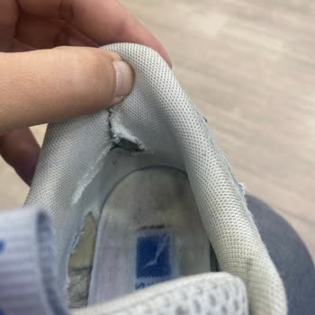 Ayakkabının İç Astarı Hatalı, Değişim Reddiyle Karşılaştım