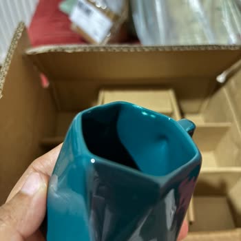 Kırık Ve Defolu Fincanlar, İlgisiz Satıcı Ve Fiyat Artışı Mağduriyeti