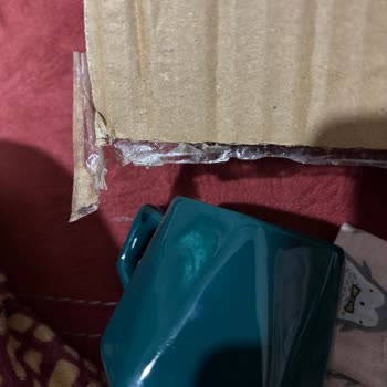 Kırık Ve Defolu Fincanlar, İlgisiz Satıcı Ve Fiyat Artışı Mağduriyeti