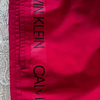 Calvin Klein Mayo Yazıları Beş Kullanımda Silindi, Muhatap Bulamıyorum