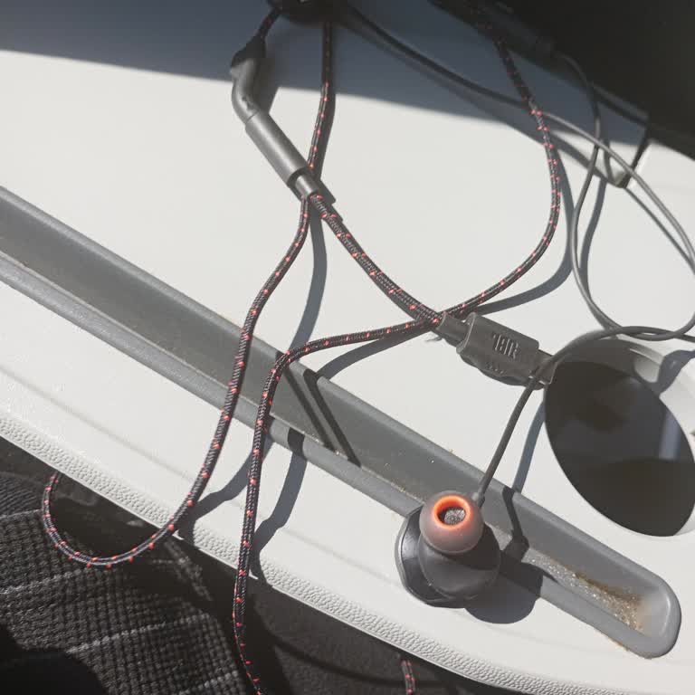 JBL Quantum 50 Kulaklıkta Sürekli Sol Taraftan Az Ses Sorunu