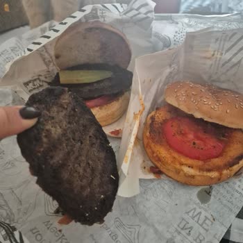 Yanlış Ve Kalitesiz Hamburger Siparişiyle Sağlığımız Riske Atıldı