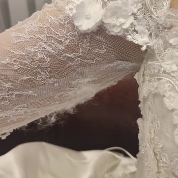 La Bella Gelinlik İşini Kötü Yapıyor