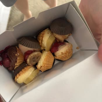 Paketleme Ve Taşıma Hatasıyla Pastalar Yenilmez Halde Teslim Edildi