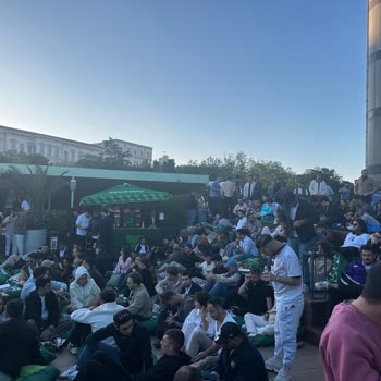 Aşırı Kalabalık Ve Yetersiz Oturma Alanı Nedeniyle Maçı Ayakta İzlemek Zorunda Kaldık