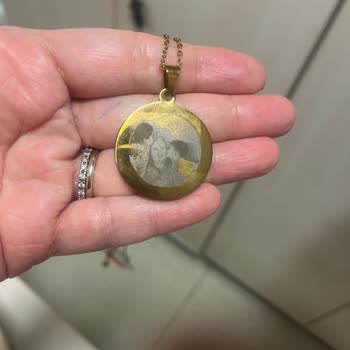 Kolyedeki Baskı Kalitesizliği Anneler Günü Hediyesini Mahvetti