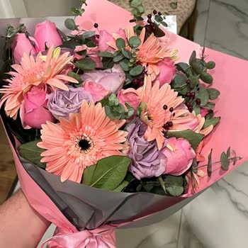 Siparişimde Gönderilen Çiçek Seçtiğimden Farklı Ve Kalitesizdi