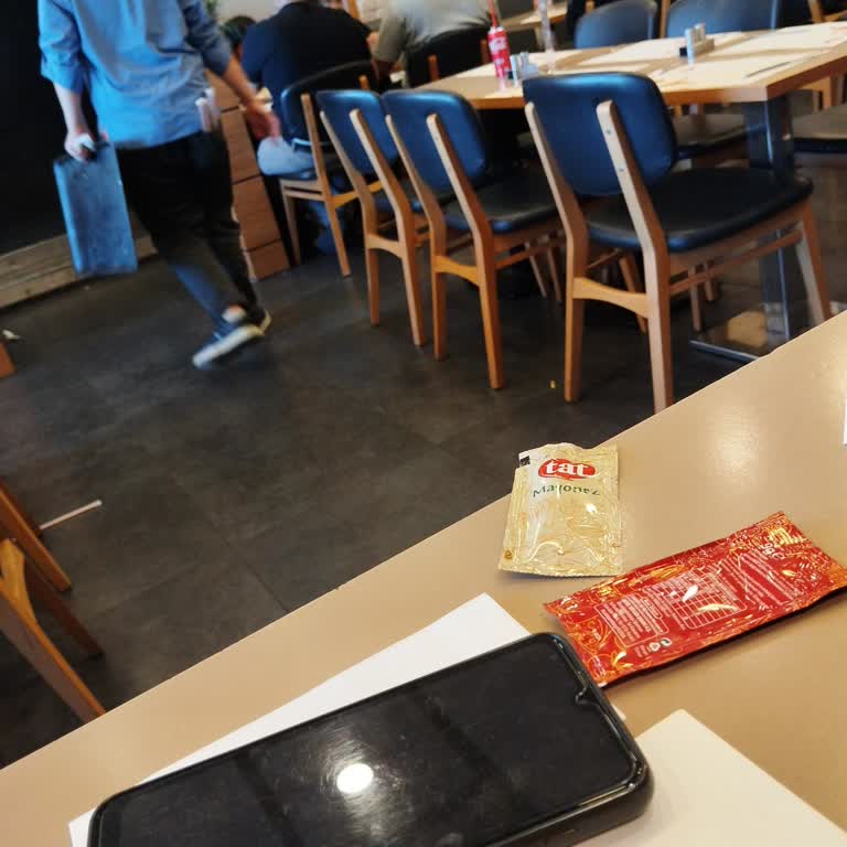 Soğuk Ürünler Ve İlgisiz Hizmet Deneyimi