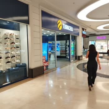 Turkcell Mağazasında Personelin İlgisiz Ve Kurumsallıktan Uzak Davranışı