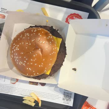 McDonald's Eryaman'da Menüdeki Ekmek Standartlara Uymuyor