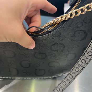 Garantisi Devam Eden Guess Çantada Soyulma Ve Red Cevabı