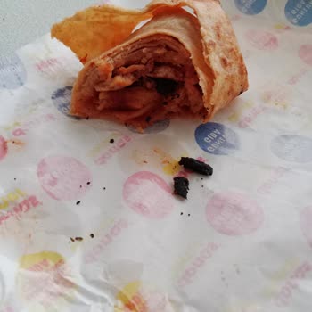 Paket Serviste Yanmış Ürün Ve Sağlıksız Hizmet