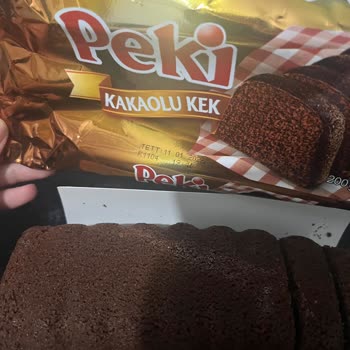 Yeni Alınan Kekte Küf Oluşumu İle Karşılaştım