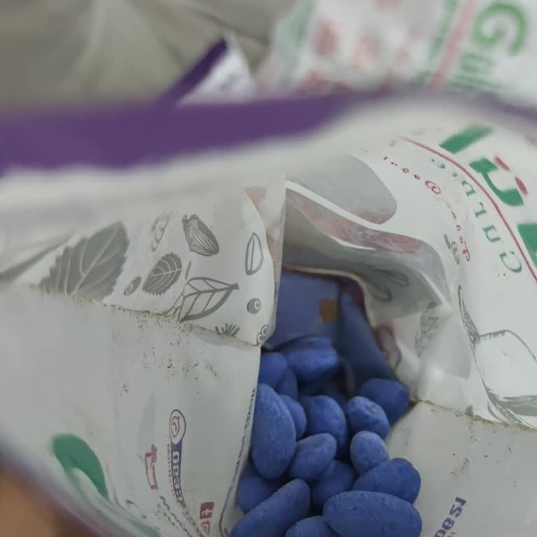 Badem Şekeri Poşetinden Kahve Kokusu Gelmesi Şaşkınlığı