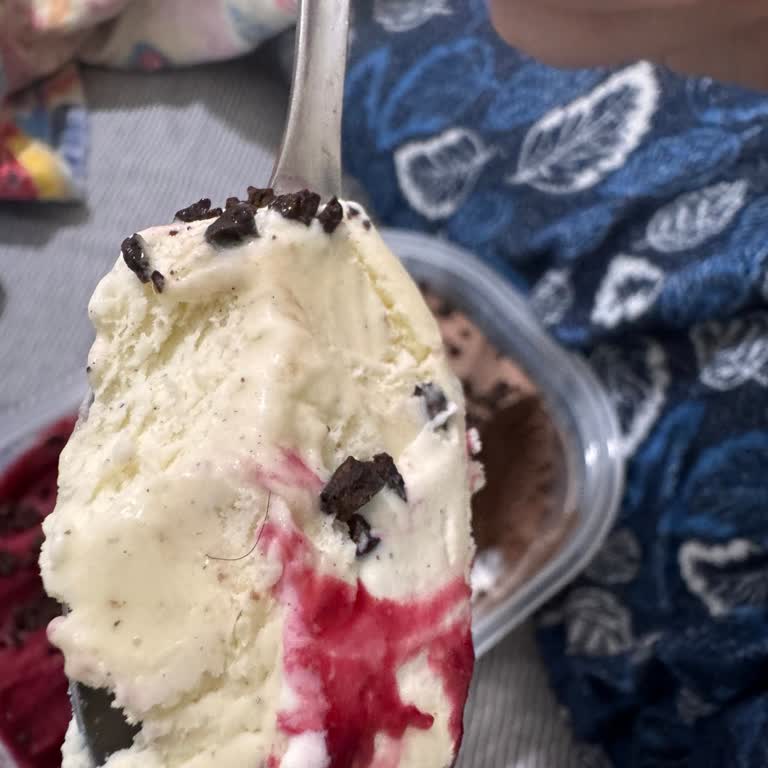 Dondurma İçinden Kıl Çıkması Hayal Kırıklığı Yarattı