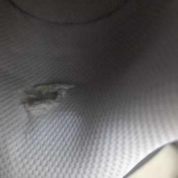 Nike Spor Ayakkabıda Topuk Kısmında Yırtık Ve Mağaza İnceleme Sorunu