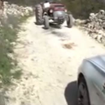 Uzun Süredir Devam Eden Su Kesintisi Ve Bozuk Yollar Nedeniyle Yaşanan Mağduriyet