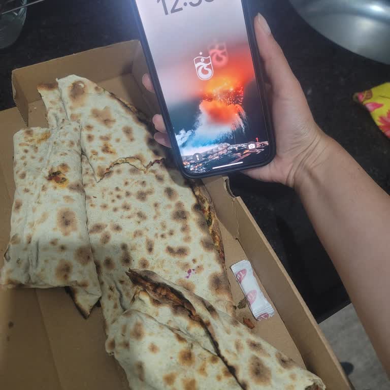 Bozuk Lahmacun Ve Yetersiz Çözüm Nedeniyle Ücret İadesi Talebi