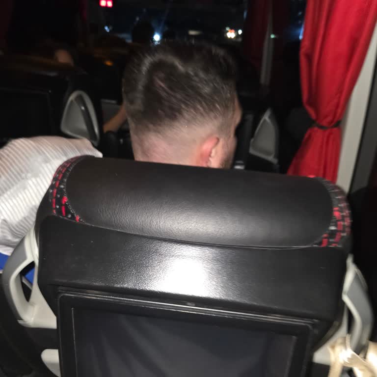 Koltuk Arası Yok, Yolculuk Tam Bir İşkence!