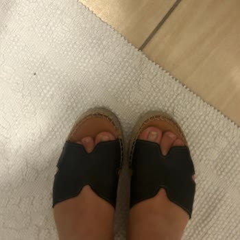 Farklı Model Ve Sıkı Terlik Nedeniyle Hayal Kırıklığı Yaşadım