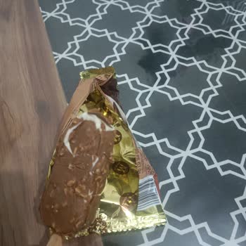 Aldığım Magnum Bademli Ürünler Kırık Ve Ekşiydi