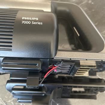 Philips Dikey Süpürgede Kalitesiz Parçalar Ve Sürekli Arıza Şikayeti