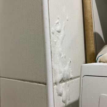 Mans Tıraş Köpüğü Kendi Kendine Patlayıp Zarar Veriyor