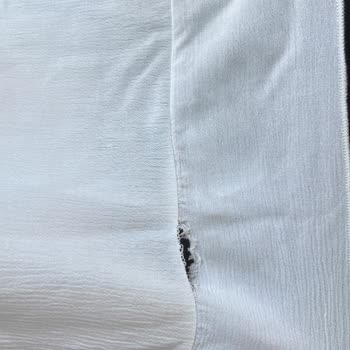 DeFacto'dan Aldığım Bluz Kısa Sürede İki Kez Yırtıldı, Hayal Kırıklığı Yaşadım