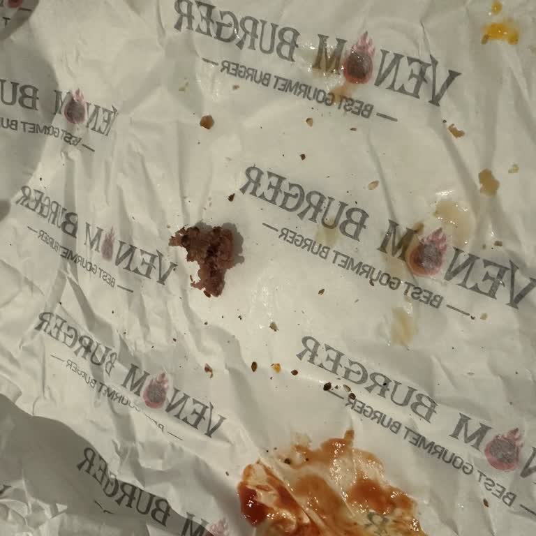 Siparişimde Çıkan Sinirli Hamburger Ve Müşteri Hizmetlerinde Yaşanan Çözüm Eksikliği