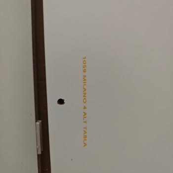 Gardırop Siparişim Kırık Parçalarla Teslim Edildi, Mağduriyetimin Giderilmesini Talep Ediyorum