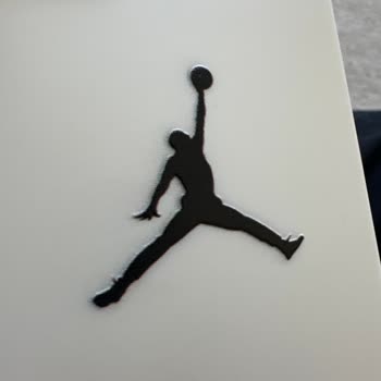 Noir Case Mağazasından Kalitesiz Ürün Ve İletişimsizlik Mağduriyeti