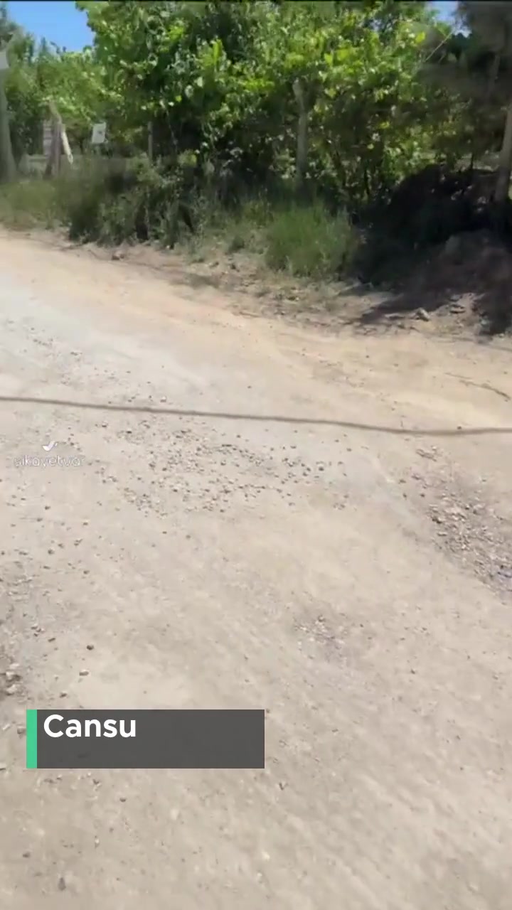 Malatya Büyükşehir Belediyesi Yolların Yapılması Ve Hijyenik Bir Ortamın Oluşması Lazım! videonun kapak resmi