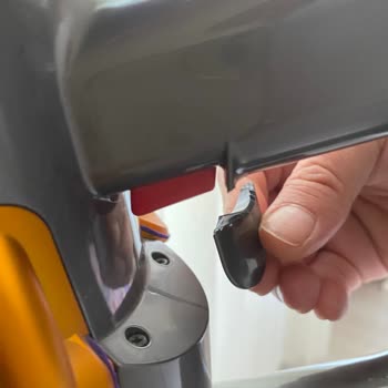 Dyson Süpürgemin Parçaları Sürekli Bozuluyor, Garanti Sonrası Destek Alamıyorum