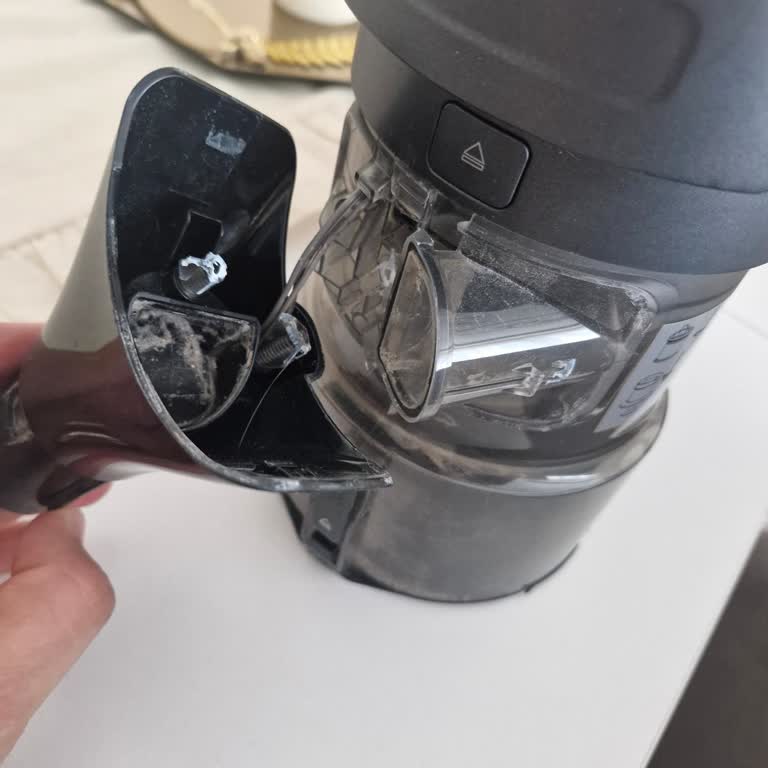 Grundig VCP 9131 Süpürgede Sürekli Parça Kırılması Ve Uzun Servis Süreleri