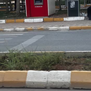 Mahalledeki ATM'nin Uzun Süredir Çalışmaması Mağduriyet Yaratıyor